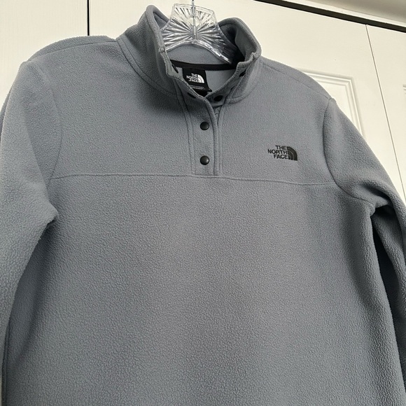 Womens The North Face TKA Glacier
Snap-Neck Pullover - Picture 5 of 8